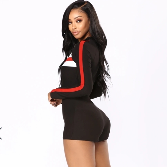 Fashion nova striped romper - Picture 2 of 3